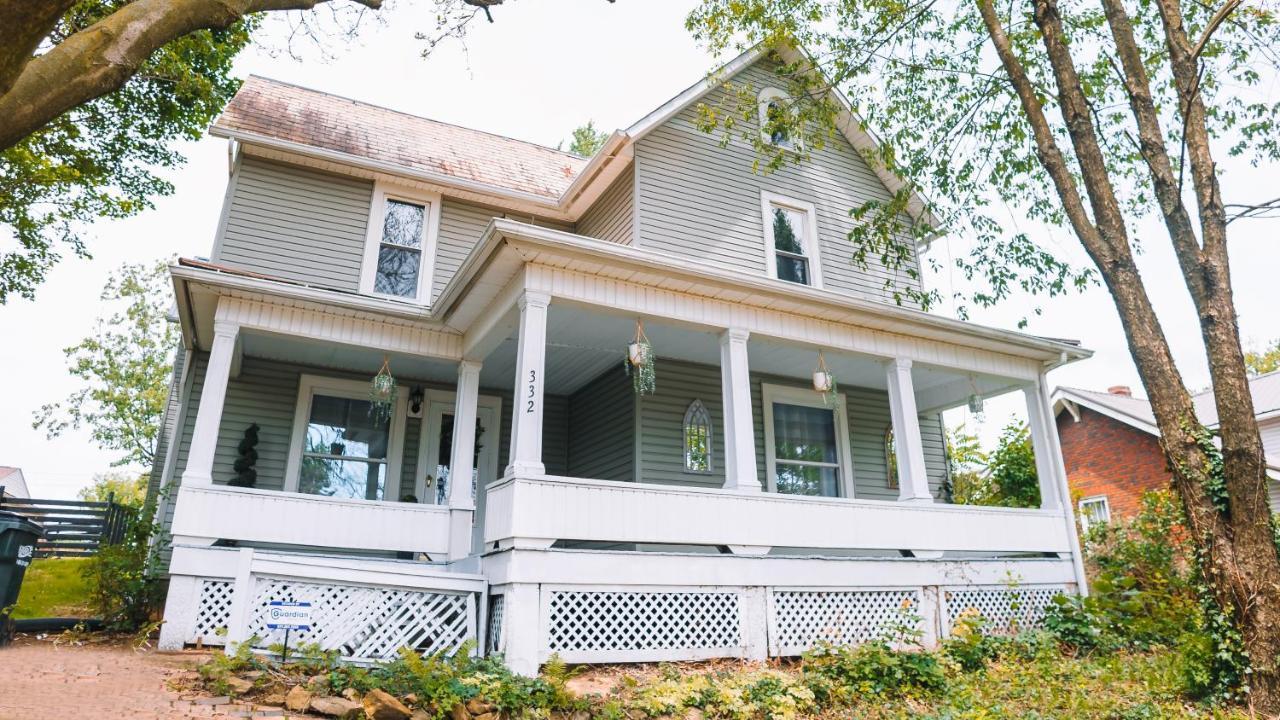 Downtown Escape Great For Large Families & Groups Villa Sugarcreek Eksteriør bilde