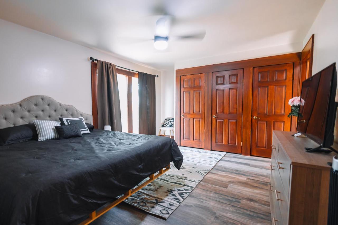 Downtown Escape Great For Large Families & Groups Villa Sugarcreek Eksteriør bilde