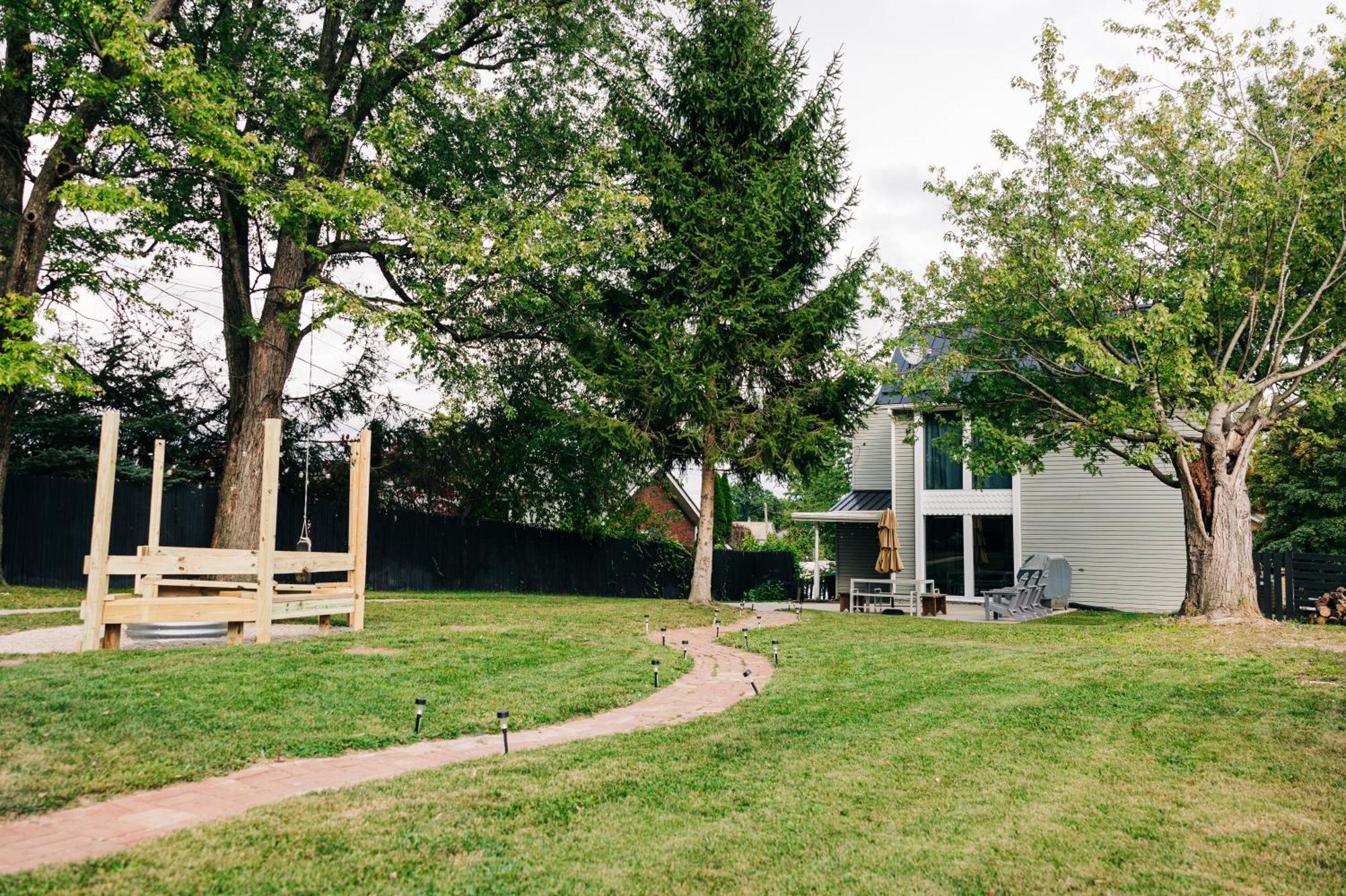 Downtown Escape Great For Large Families & Groups Villa Sugarcreek Eksteriør bilde