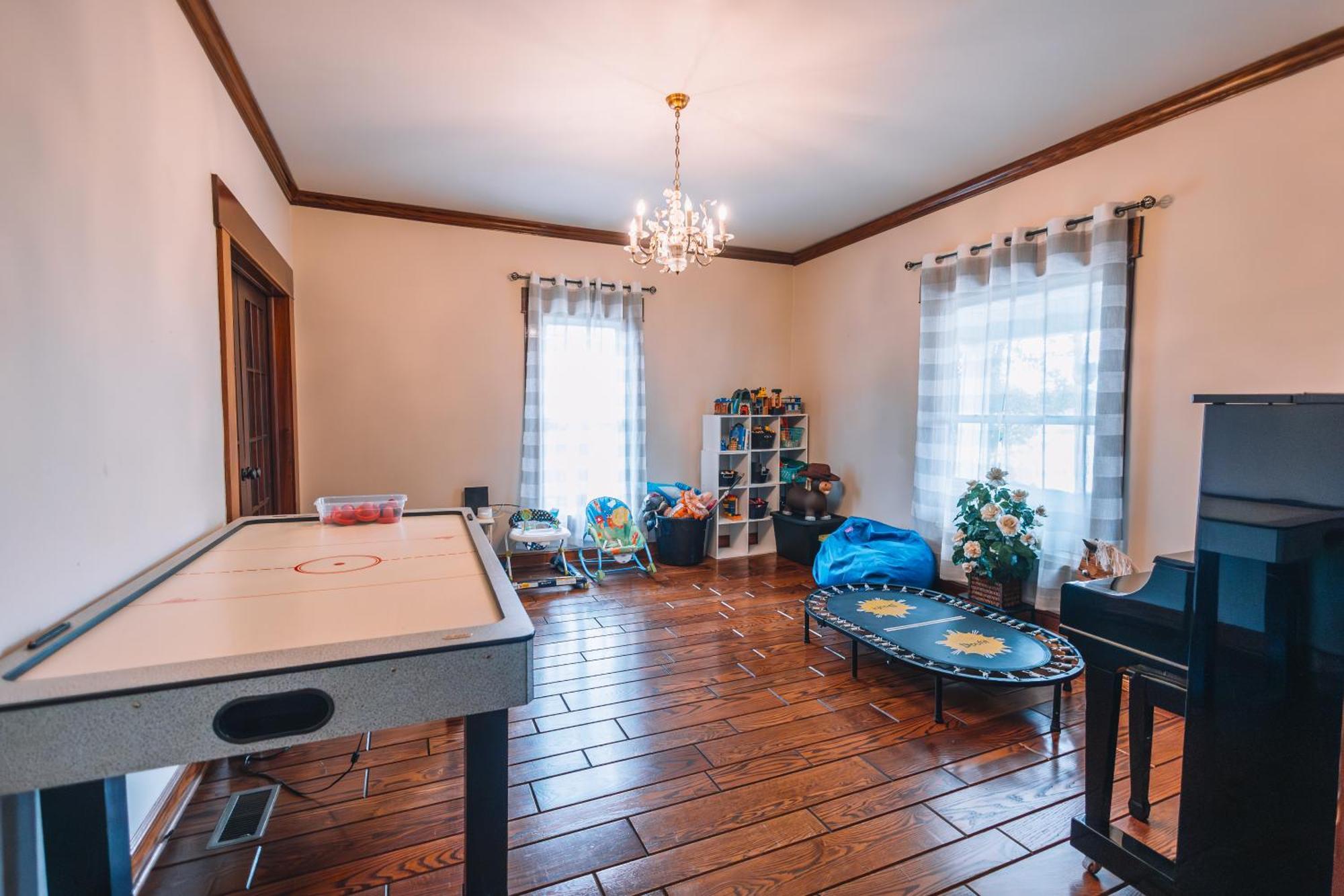 Downtown Escape Great For Large Families & Groups Villa Sugarcreek Eksteriør bilde
