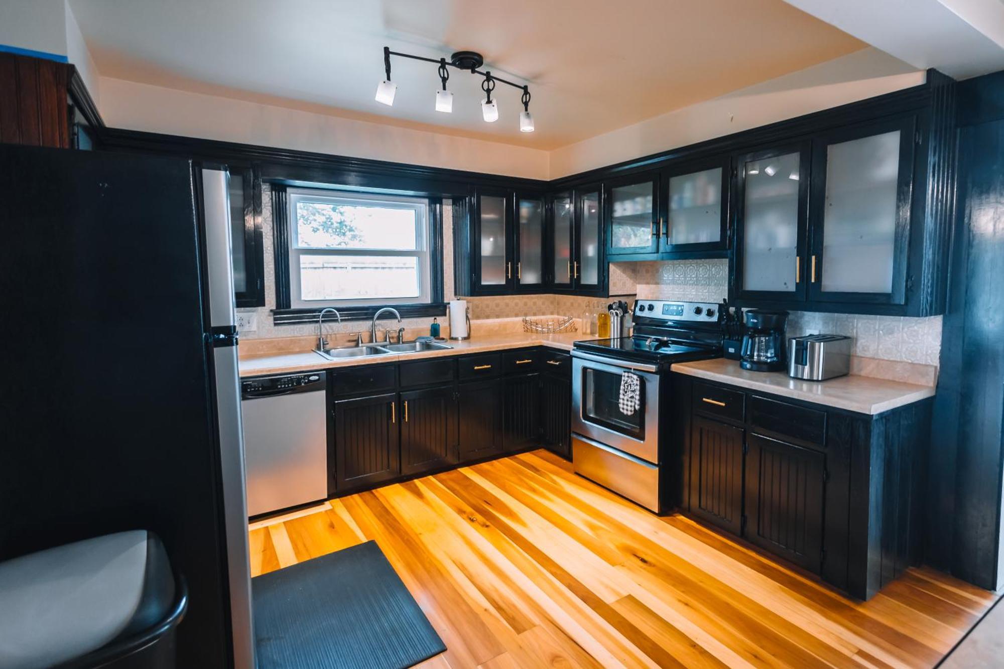 Downtown Escape Great For Large Families & Groups Villa Sugarcreek Eksteriør bilde
